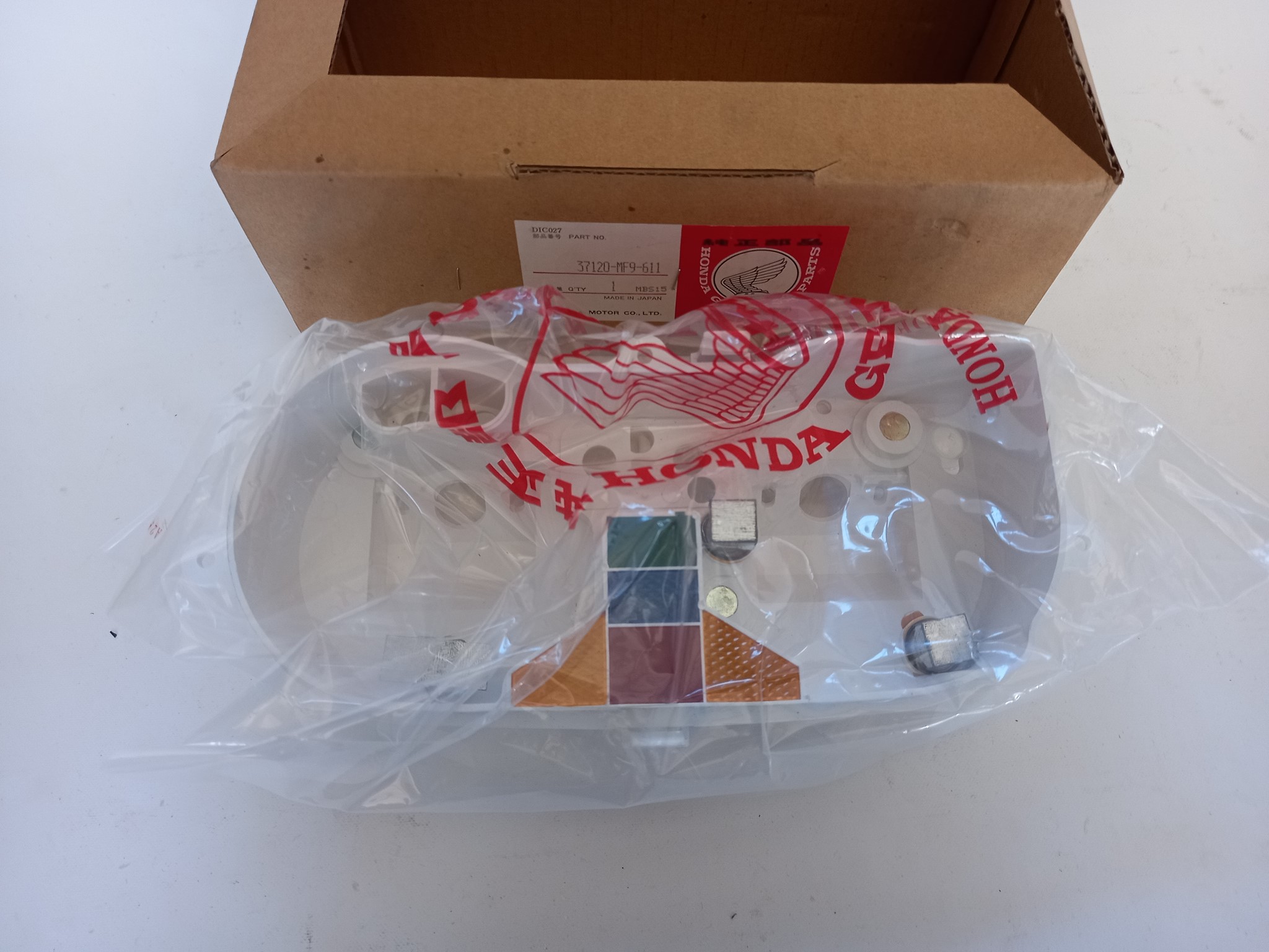 Bild von Honda  CASE METER ASSY.  37120-MF9-611